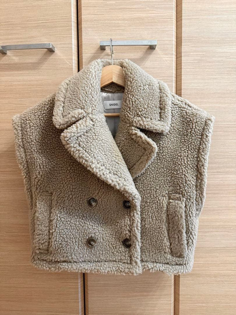 SNIDEL（スナイデル） ケープショートボアジャケット