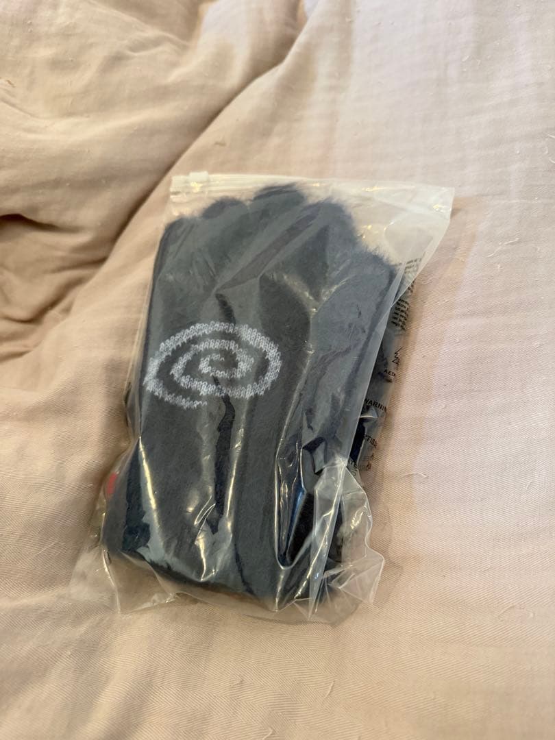 GuruGuru Gloves 手袋 sol soonerorlater - メルカリ