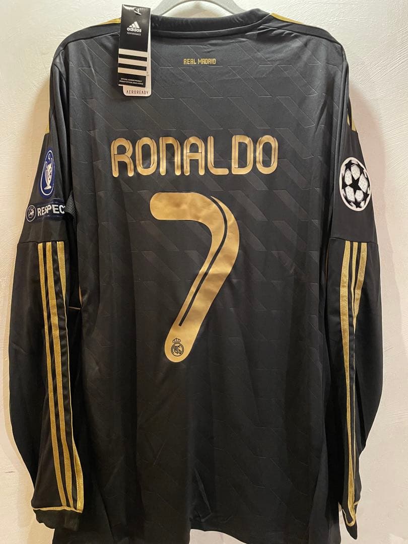 新品タグ付き　レアル・マドリード　クリスティアーノ・ロナウド　ユニフォーム ロナウド ユニフォーム 子供 サッカー マドリード チャンピオンズ