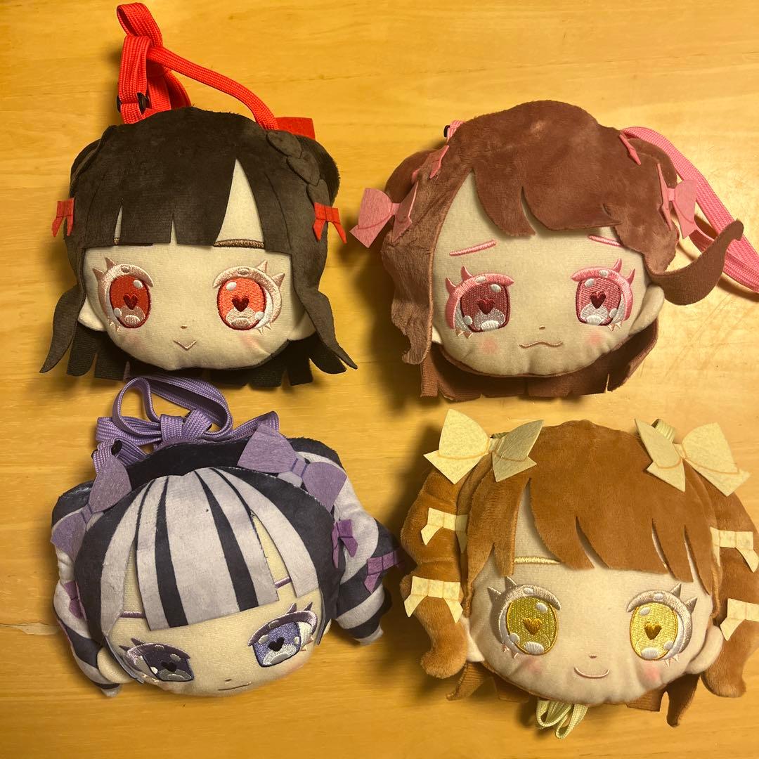 きゅるりんってしてみて お顔ポーチ4人セット - メルカリ