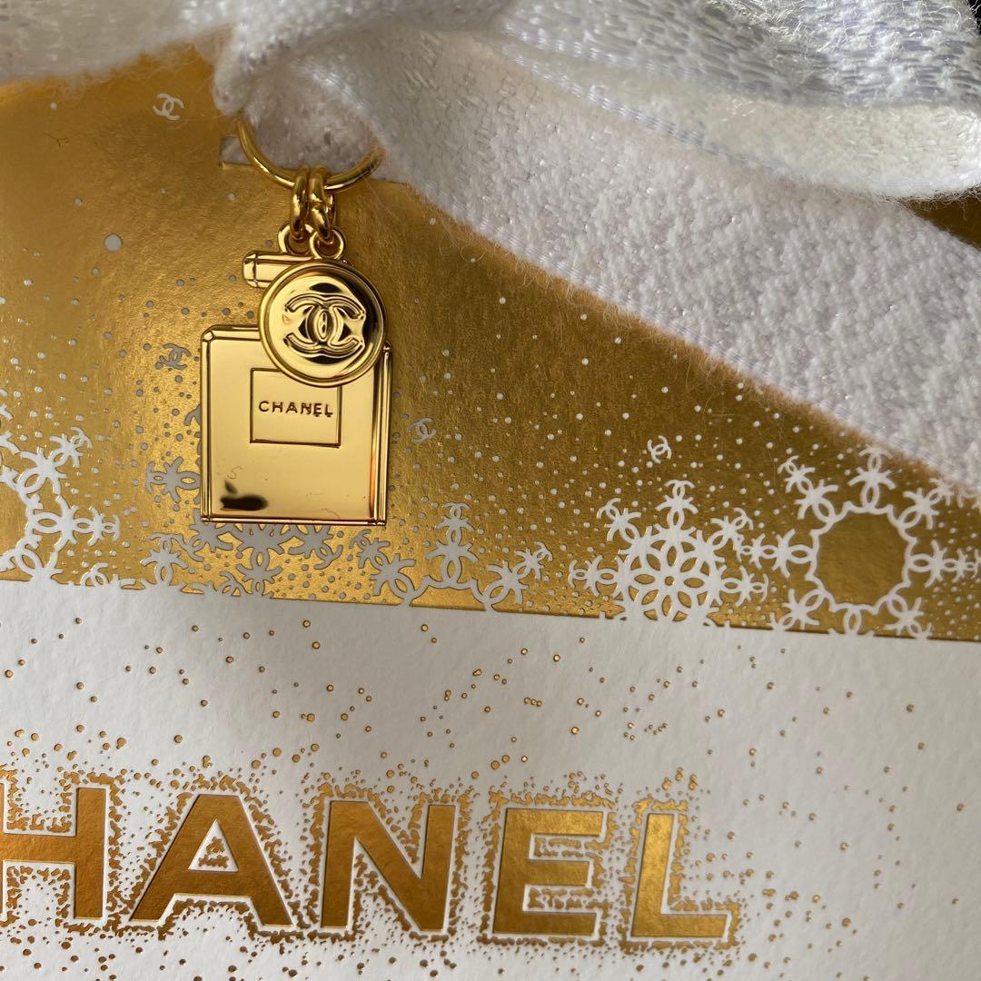 CHANEL シャネル 2024クリスマス限定ラッピング チャーム 香水サンプル