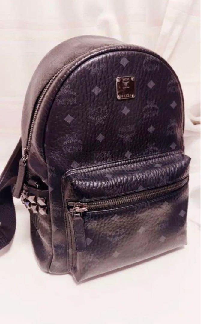 ねこ♥MCM ブラックレザーリュック Mサイズ バックパック | MCM® JP