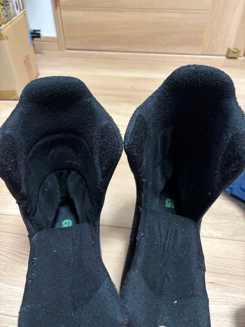 22センチ Burton スノーボードブーツ 子ども用 黒/青/黄色の通販はau