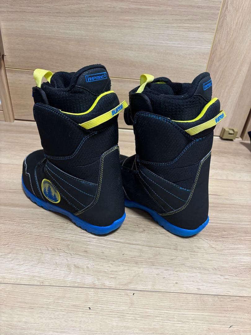 22センチ Burton スノーボードブーツ 子ども用 黒/青/黄色の通販はau
