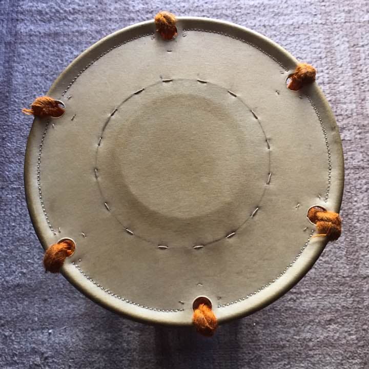 和楽器 小鼓 蒔絵 調緒付き 能 狂言 舞台 木箱付 演奏用 小鼓 能 狂言