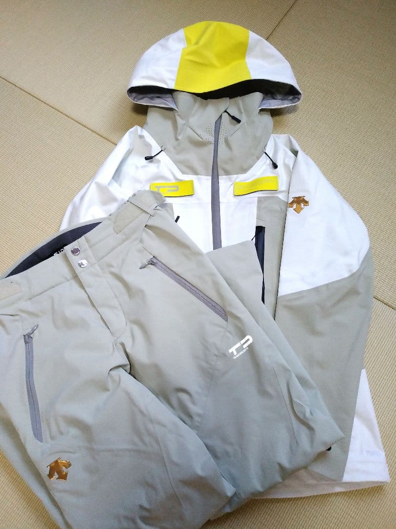 DESCENTE デサントメイトウェア 上下 2023 スキーウェア デサント 2024