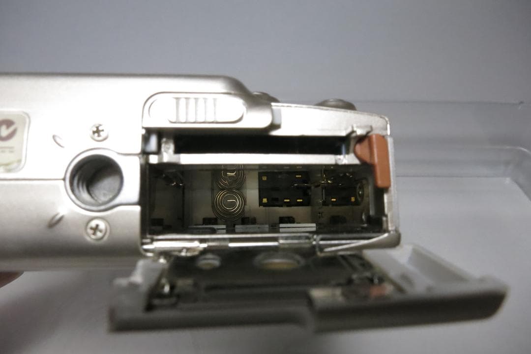 Canon IXY DIGITAL 700 完動品 純正バッテリー、充電器付属