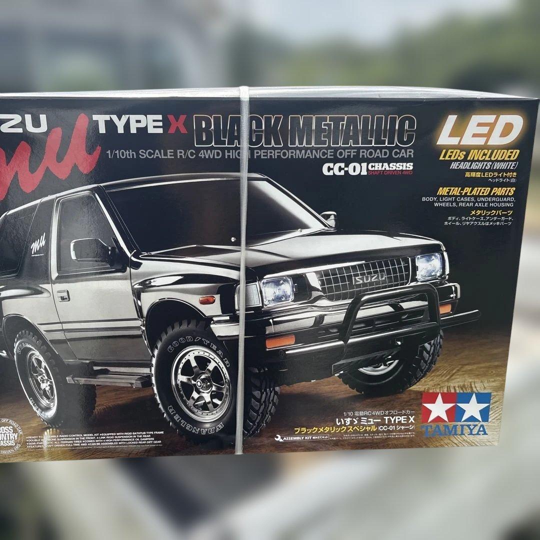 TAMIYA ISUZU MU TYPE X ブラックメタリック Tamiya 47383 Isuzu MU Type X CC-01 / Tamiya USA