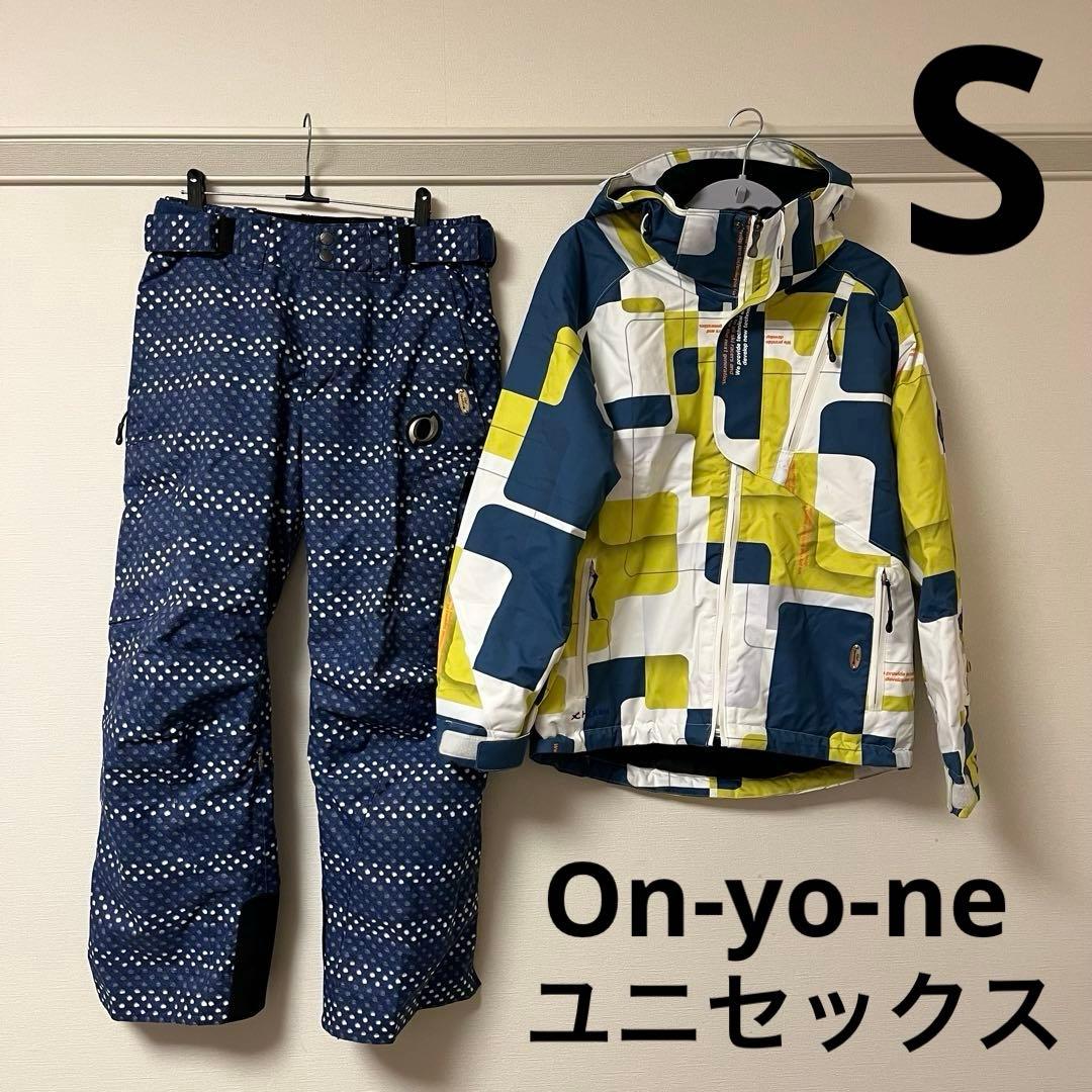【入手困難】on yo ne スキーウェア ユニセックス 青・黄・白 幾何学模様 入手困難】on yo ne スキーウェア ユニセックス 青・黄・白 幾何学模様