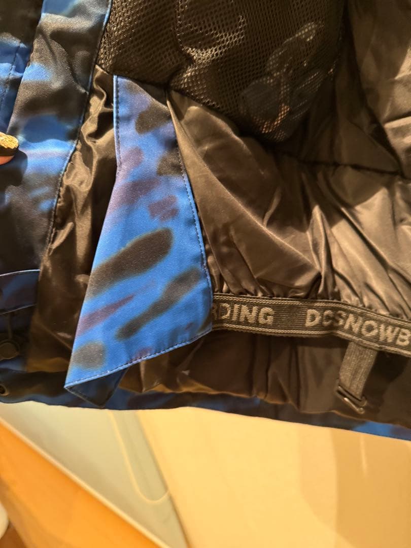 スノーボードウェア DC 青と黄色迷彩 140cm