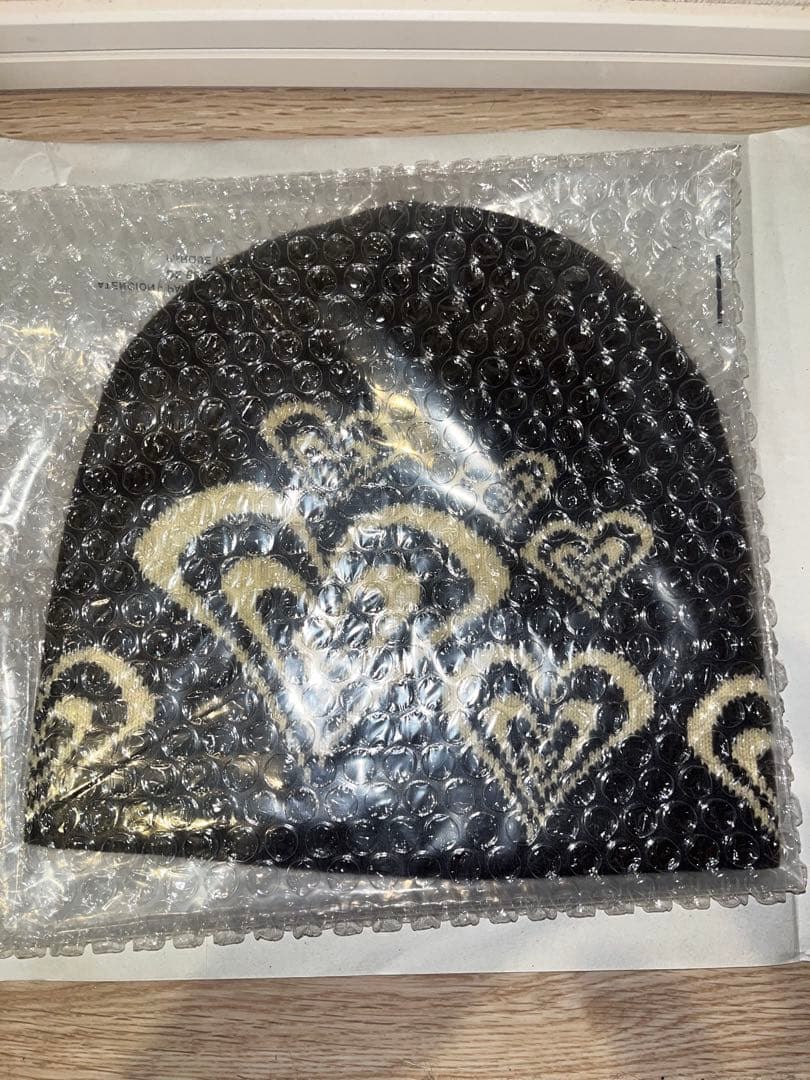 新品Sol soonerorlater Spread Heart Beanie - メルカリ