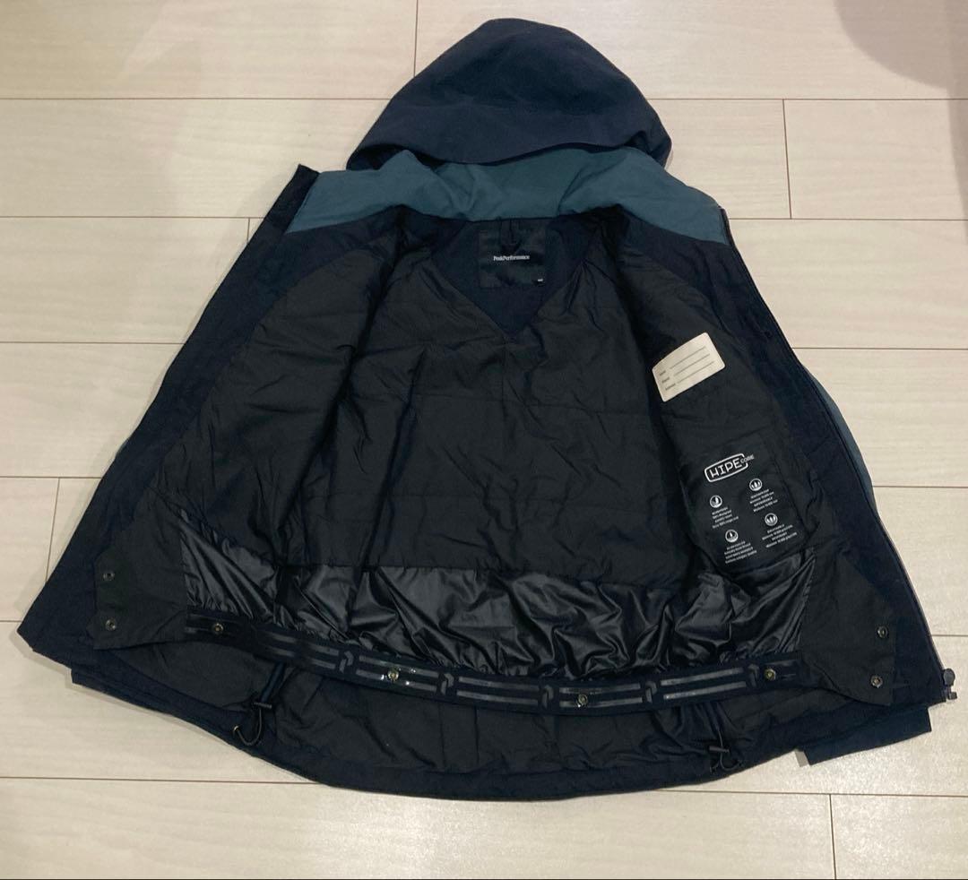 Peak performance スキーウェア、上140センチ、下130センチ Peak