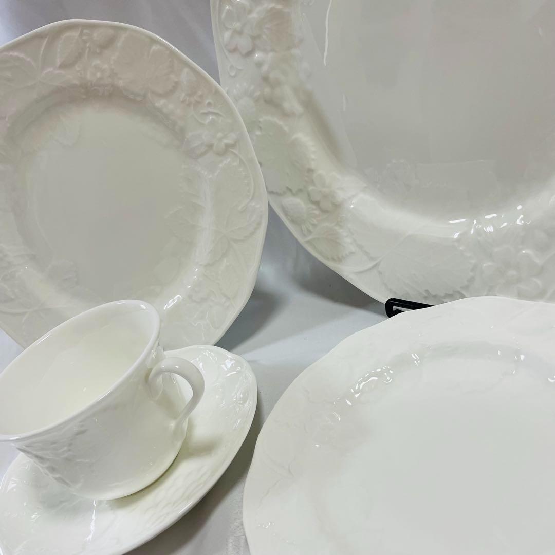 廃盤】業務用 ウェッジウッド 黒壺 ストロベリーバイン 食器セット 未