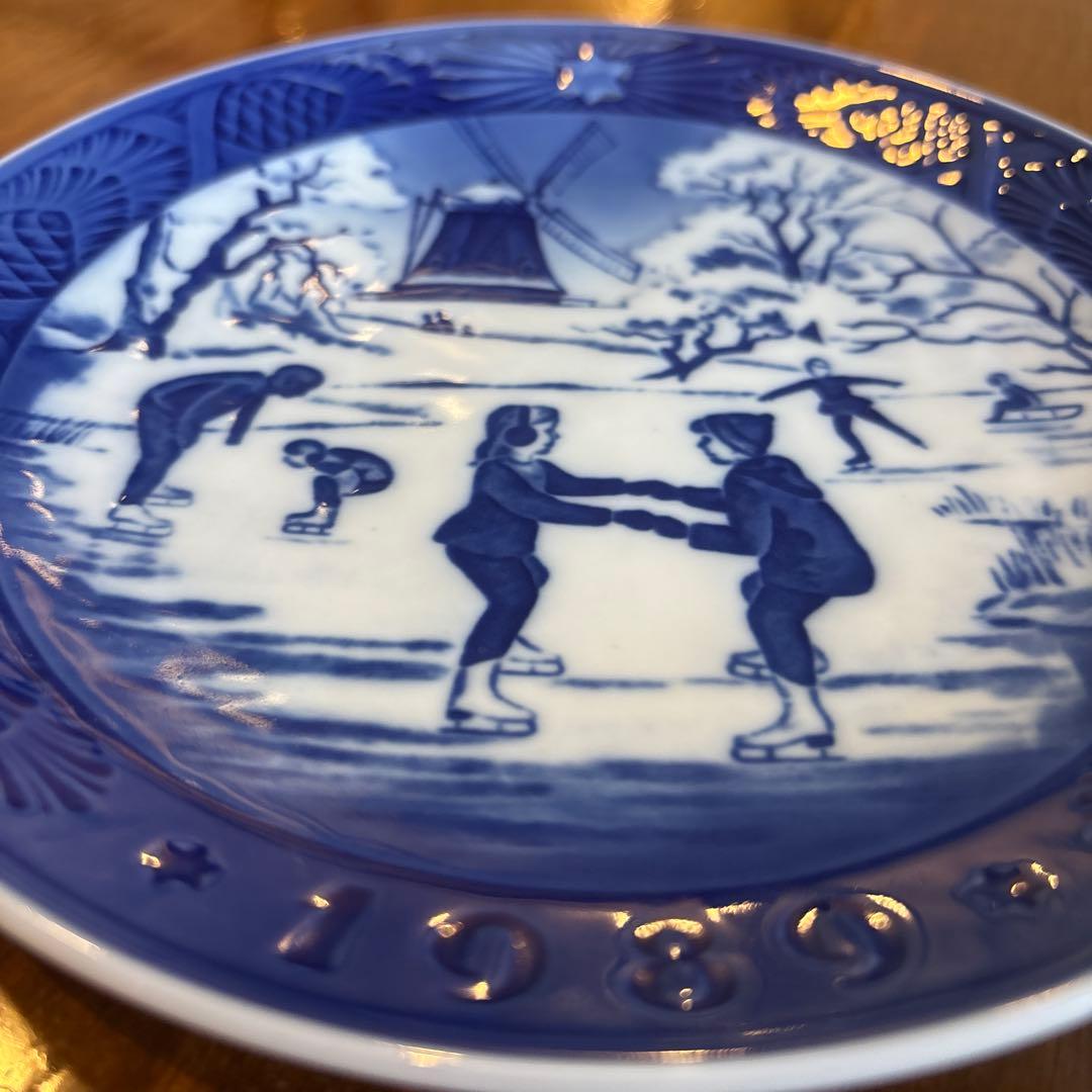 ロイヤルコペンハーゲンの1989年版イヤープレート - メルカリ