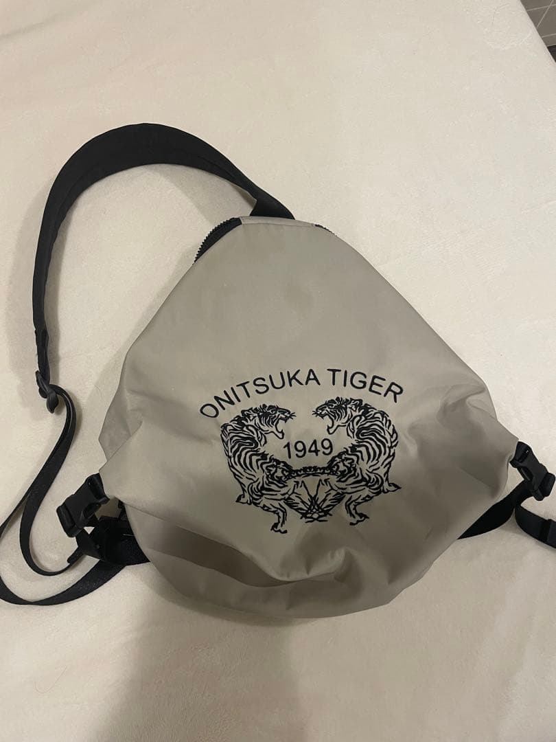 ONITSUKA TIGER オニツカタイガー 1949 ボディバッグ ONITSUKA TIGER オニツカタイガー 1949 ボディバッグ