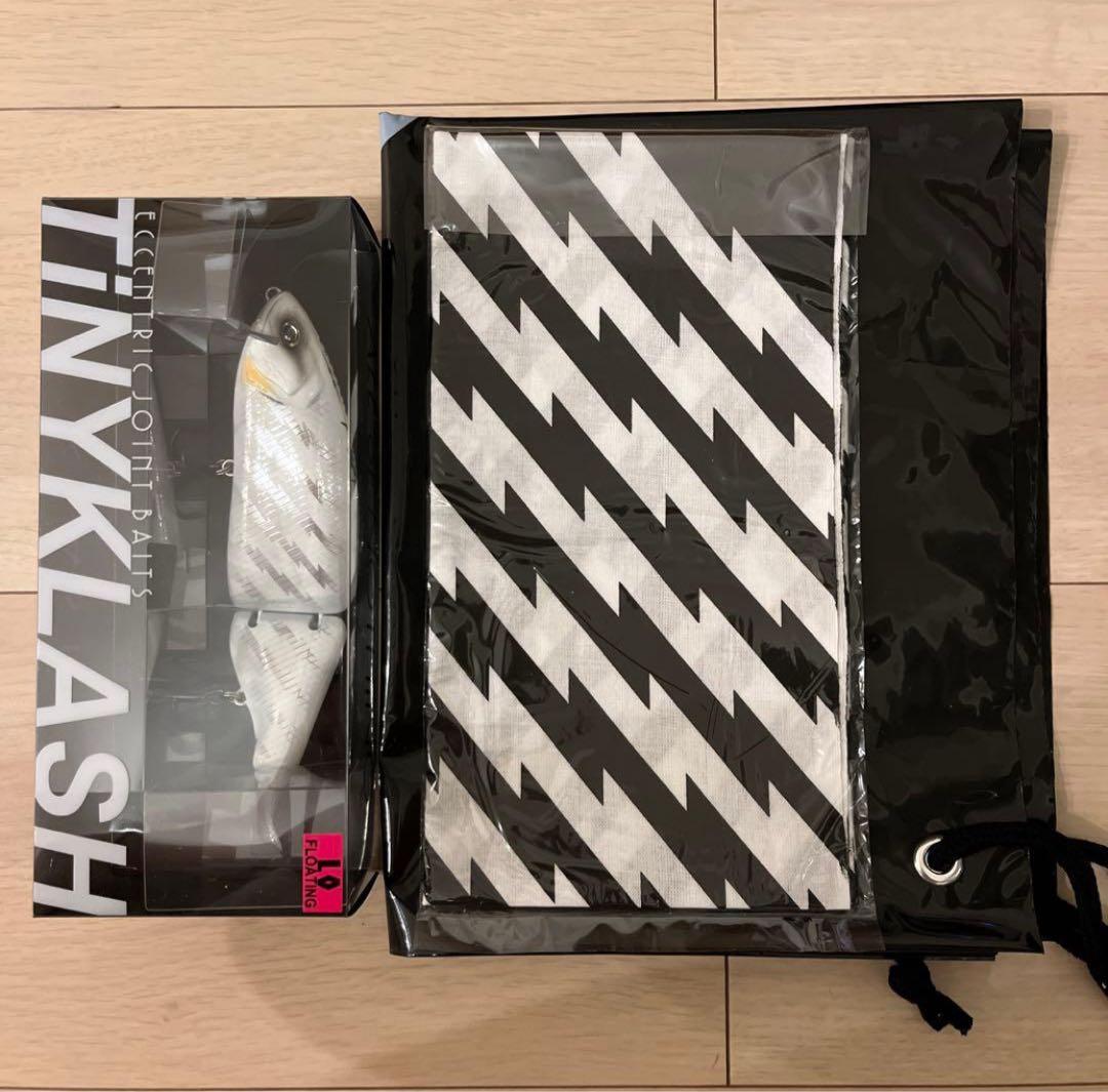 DRT TiNYKLASH LowタイニークラッシュELECTRIC WHITE - メルカリ