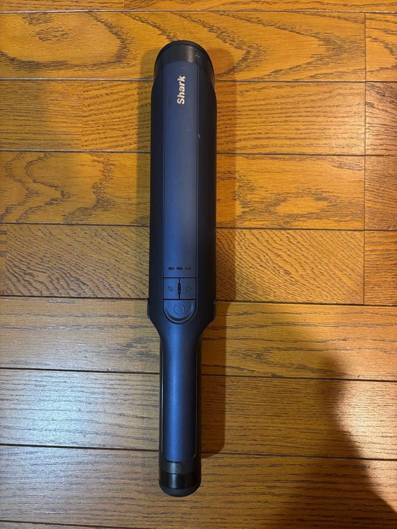 Shark ハンディクリーナー 本体 充電器付き