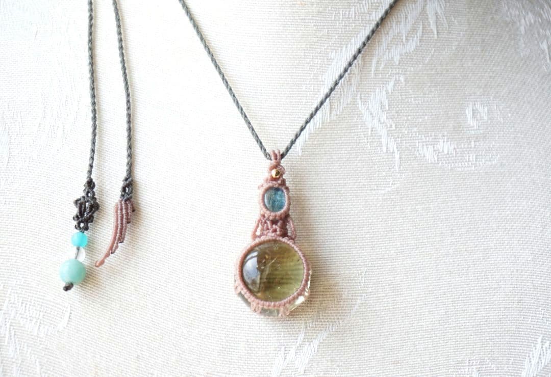 《山霞》グリーンアメジスト　グリーンカイヤナイト　マクラメ　ネックレス