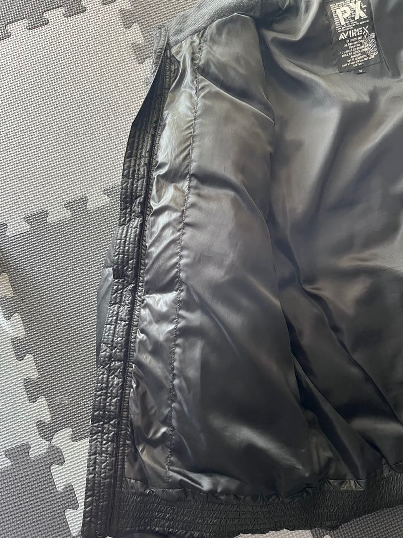 USB（タニタにIII津谷ー） 様専用 AVIREX ダウンジャケット