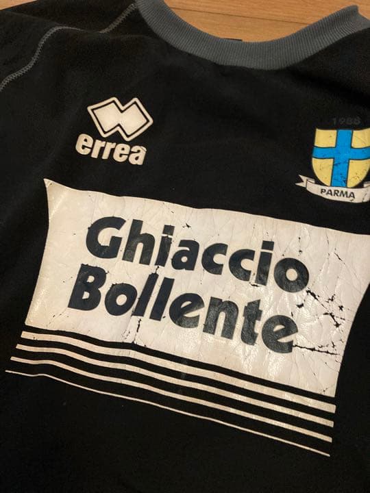 サッカーウェア errea イタリア L パルマ 胸プリントヒビ割れ