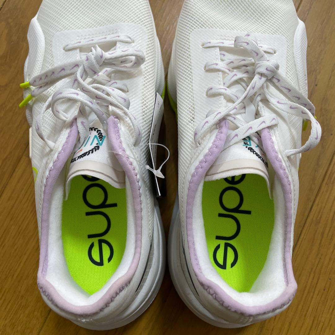 NIKE トレーニングシューズ　23.5cm 白