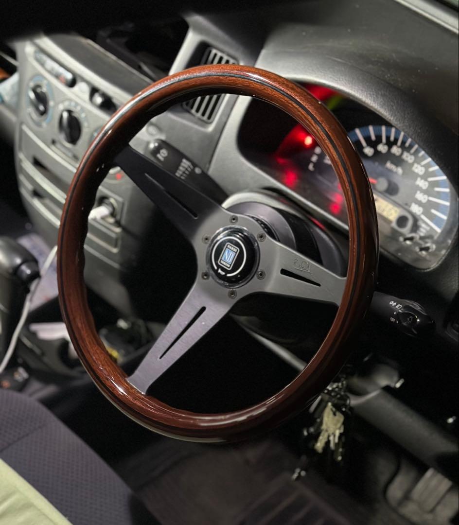 極美品　NARDI クラシックライン　ステアリング NARDI 日本正規品 ナルディ CLASSIC(クラシック) 360mmステアリング