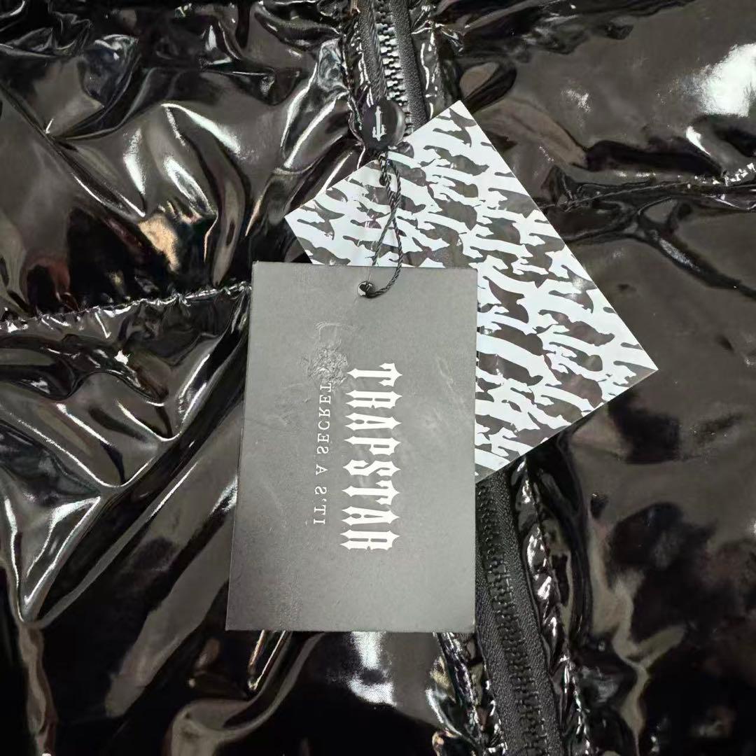 新品 TRAPSTAR 光沢ブラック ダウンジャケット Mサイズ n - メルカリ