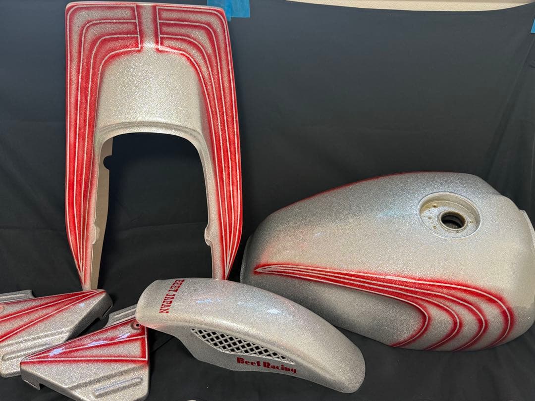 xjr400外装　4hm フルラメ　キャンディレッド　beet ラメラメ外装 xjr 400 外装 セットの通販 by ttfoa1's shop｜ラクマ