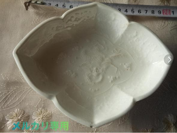 皿　白色　陽刻　龍図　木瓜型　古美術 時代物 和食器 古伊万里 皿 江戸時代 白磁陽刻 如意頭 染付 芭蕉文