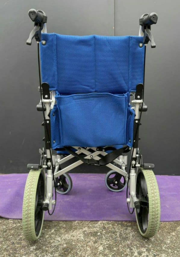 Care-Tec Japan折り畳み車椅子 介護シルバーカー手押し車直接引取歓迎