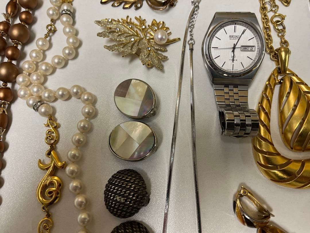 遺品整理セット Cartier含むアクセサリーセット