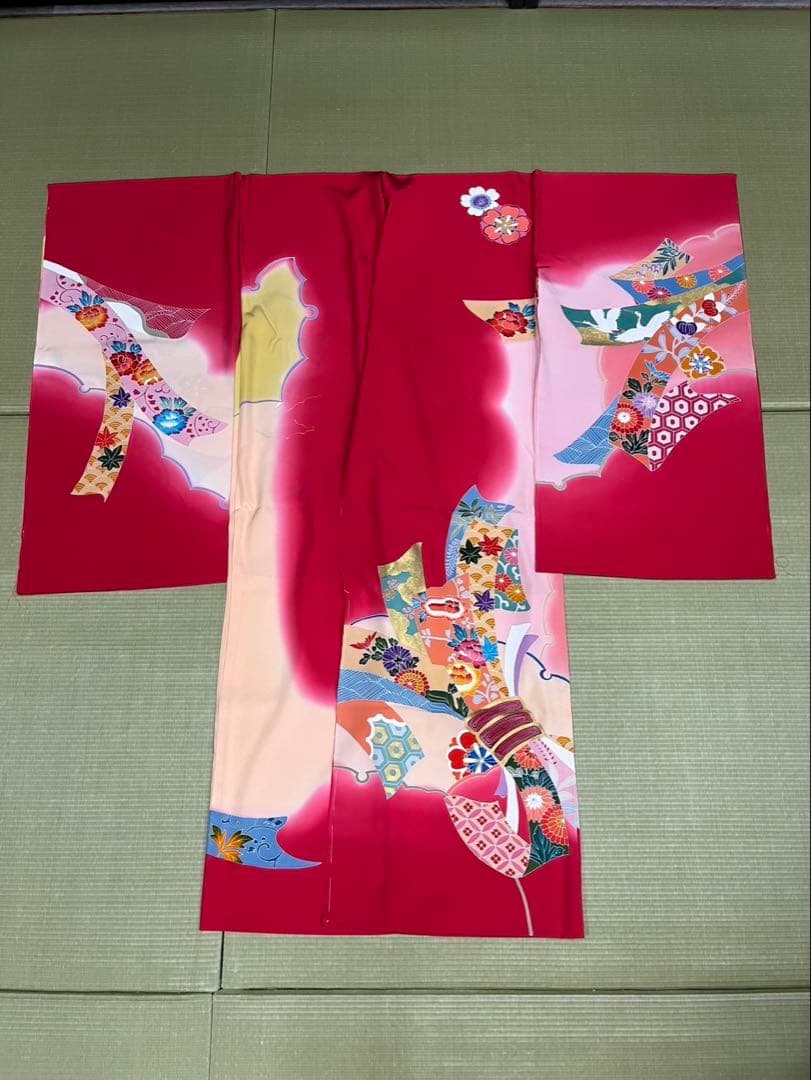 女児四つ身祝着　赤色 花柄 鶴模様 重ね襟　和装　着物　浴衣　七五三　絵羽板 七五三 女の子 着物 四つ身 祝い着 単品 7歳 絵羽柄 襦袢付き
