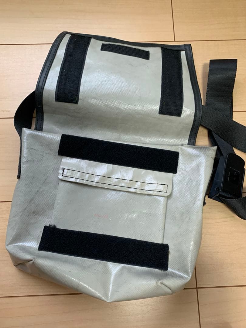 FREITAG メッセンジャーバッグ グレー