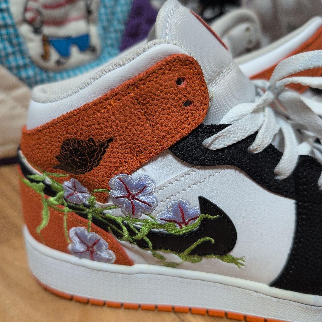 NIKE　エア・ジョーダン1　DQ8390-100 25.0cm