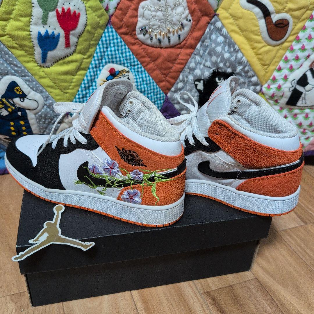NIKE　エア・ジョーダン1　DQ8390-100 25.0cm