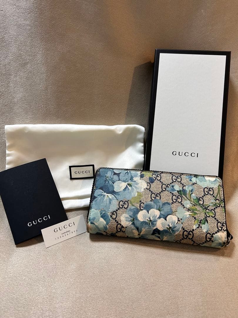 GUCCI グッチ　長財布　GGブルームス　ラウンドファスナー Amazon.co.jp: グッチ財布 GUCCI ラウンドファスナー長財布 GGブルーム