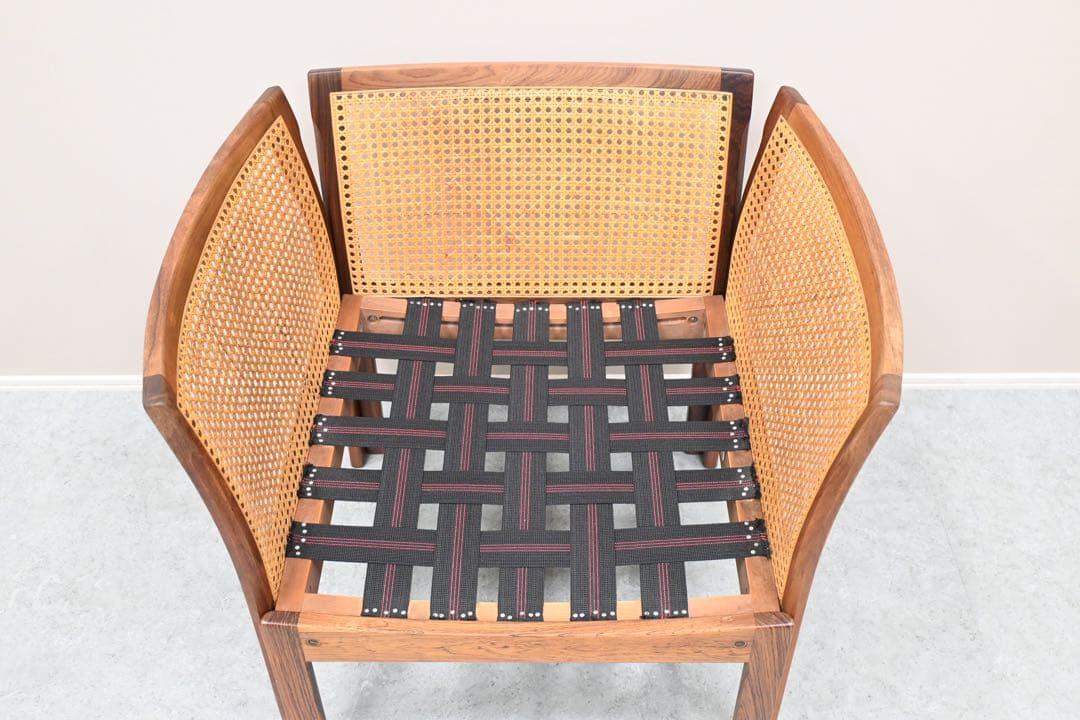 希少品】C.F.C Silkeborg社製 アームチェア 籐張 ローズウッド - メルカリ