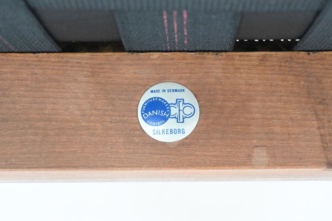 希少品】C.F.C Silkeborg社製 アームチェア 籐張 ローズウッド - メルカリ