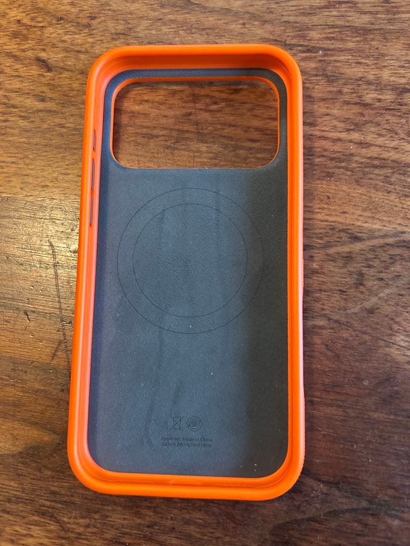 iPhone 17 Pro Max 専用Beatsオレンジハードケース - iPhone