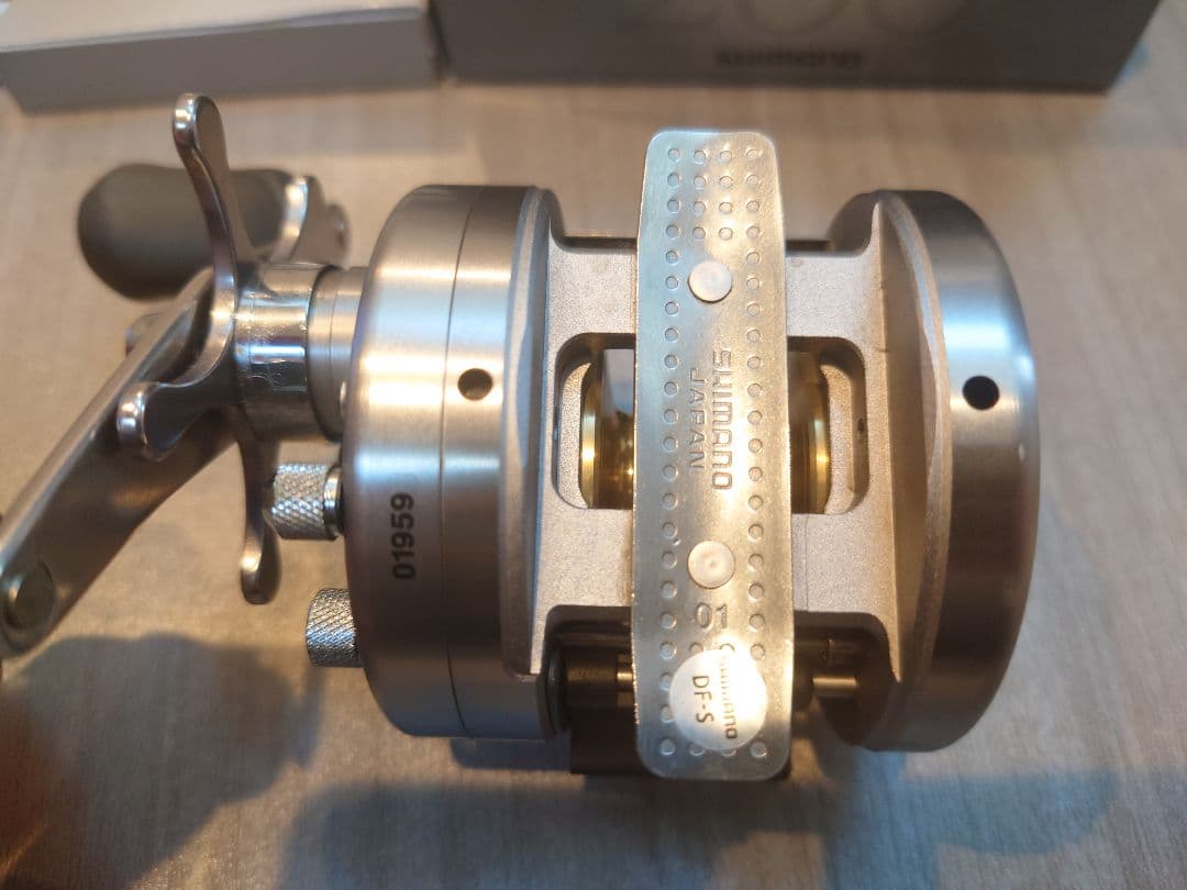 SHIMANO 05CALCUTTA 200 ベイトリール