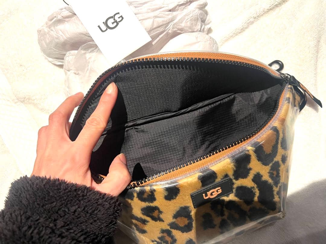 Amazon.co.jp: UGG ヒョウ柄 ボディバッグ