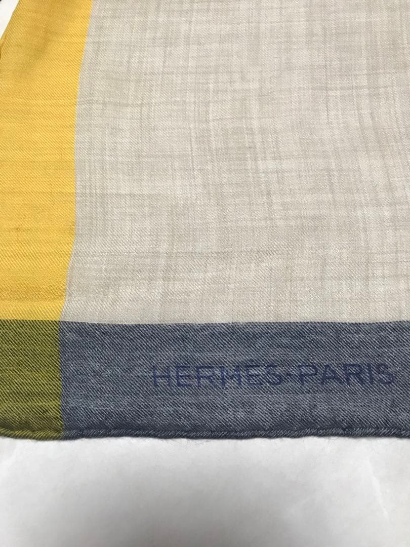 HERMES カシミヤストール 正方形ベージュ紺黄 超大判