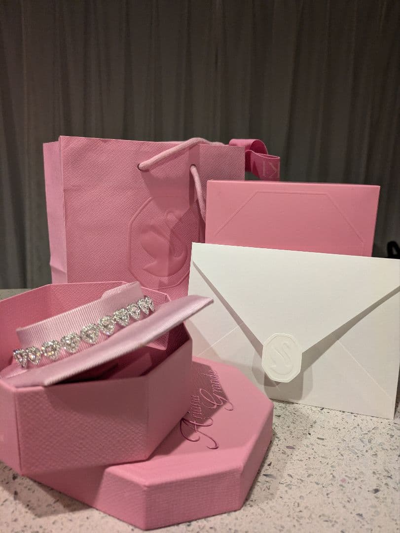 アリアナ・グランデ　swarovski　ブレスレット Ariana Grande x Swarovski bracelet, Crystal pearl, Round cut