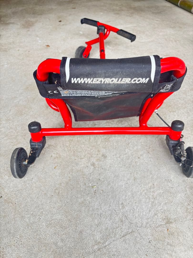 EZROLLER DRIFTER 三輪車 レッド　イージーローラー Amazon.co.jp: EzyRoller(イージーローラー) SPINNER スピナー レッド