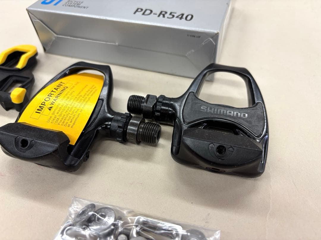 222【新品・未使用】シマノ ペダル PD-R540 新品クリート付き