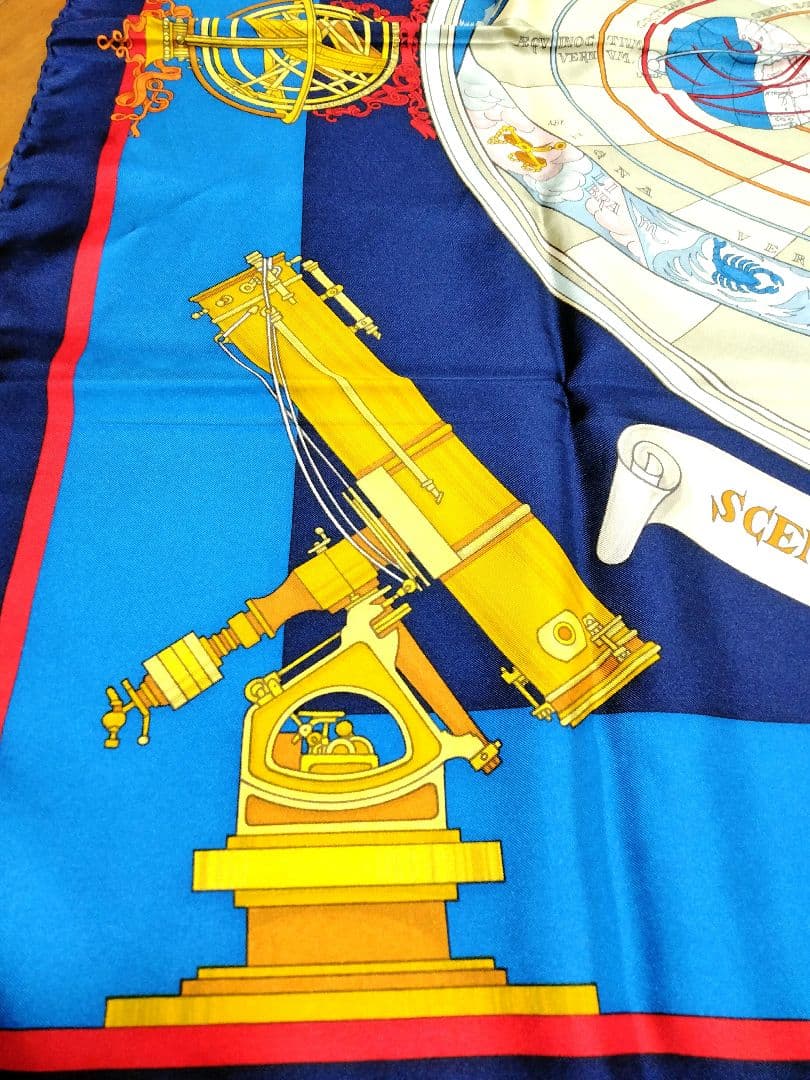 美品】GUCCI グッチ 大判シルクスカーフ 望遠鏡 天体図 - メルカリ