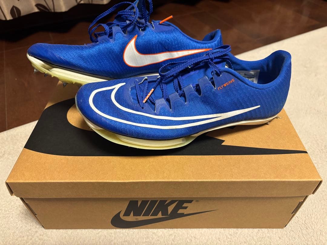 ナイキ マックスフライ 青 27.5cm ジュラコン 丸棒 白100x385 (Φmmx長さmm)