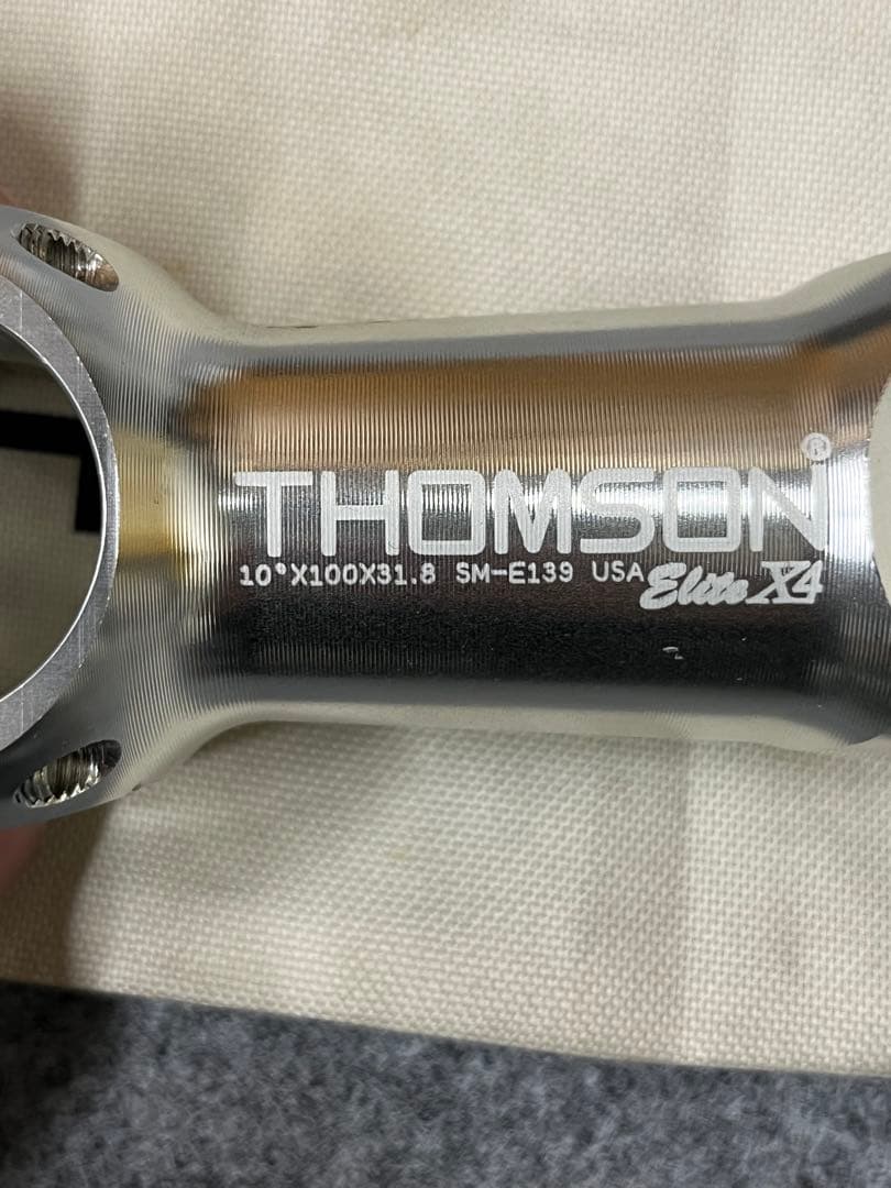 THOMSON Elite X4 ステム10° x 100mm x 31.8mm