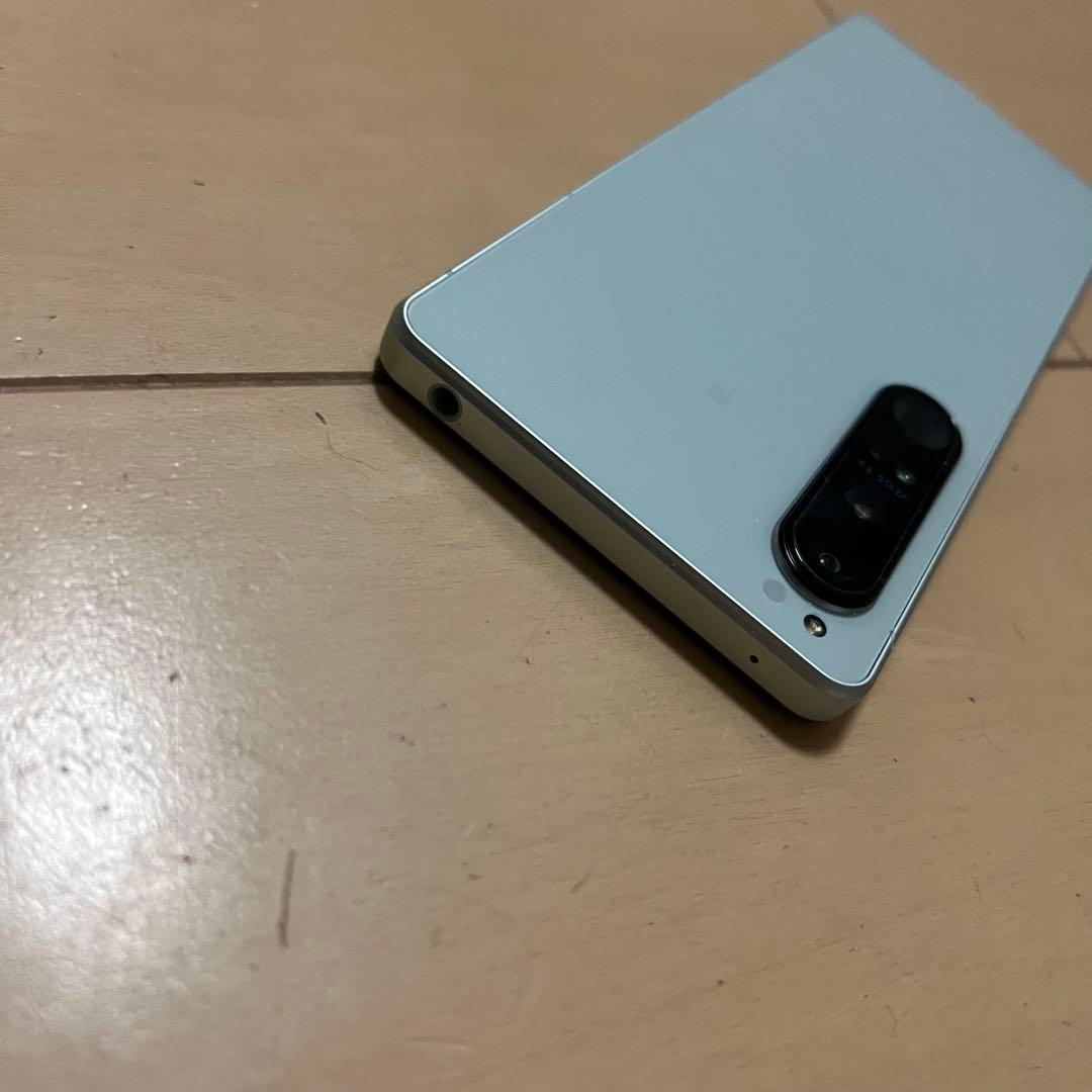 美品 Xperia 1 Ⅳ ホワイト au版 sog06 おサイフケータイ