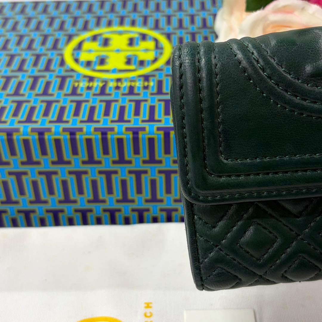 新品同様‼️ 現行 トリーバーチ 財布 三つ折り 折り財布 キルティング